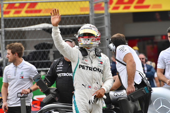 Lewis Hamilton, Mercedes AMG F1, nel parco chiuso