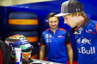 Brendon Hartley, Toro Rosso, voit un message pour son anniversaire sur sa visière