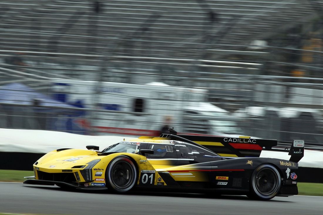 #01 Cadillac Chip Ganassi Racing Cadillac V-Series.R: Renger van der Zande, Sebastien Bourdais