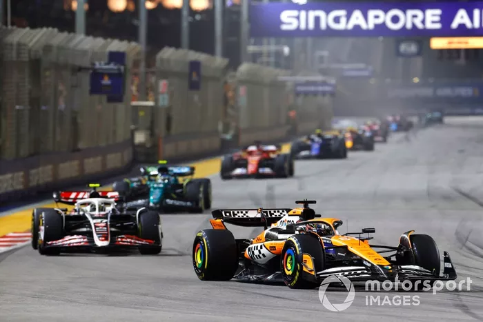 Oscar Piastri, McLaren MCL38, Nico Hulkenberg, Haas VF-24, Fernando Alonso, Aston Martin AMR24