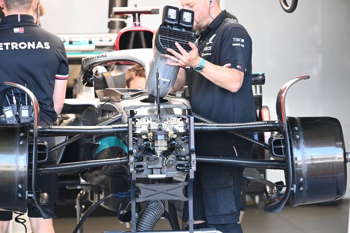 Detalle del frontal del Mercedes W13