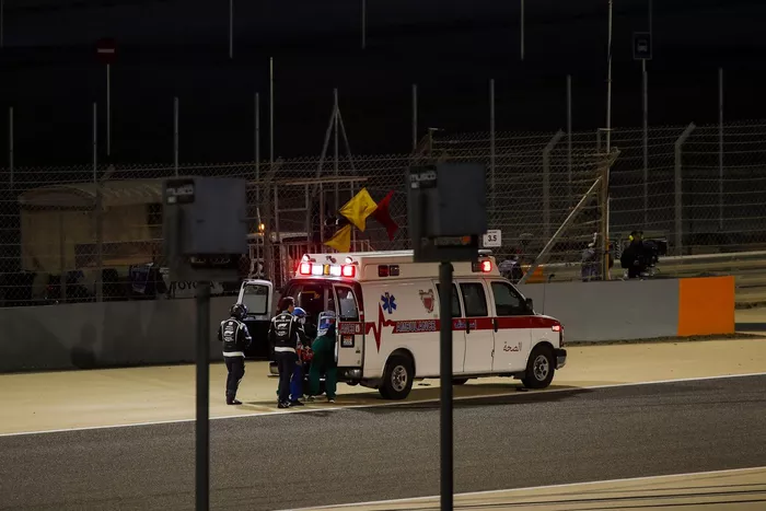 Los restos del monoplaza de Romain Grosjean, Haas VF-20, después de su enorme accidente