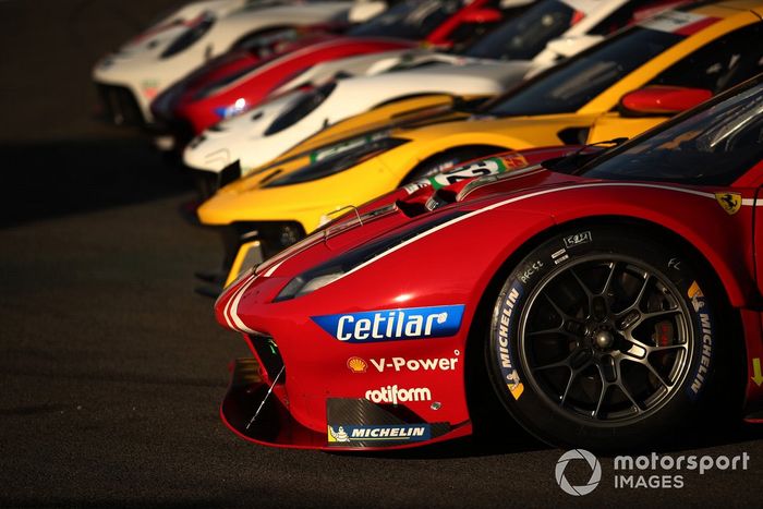 #52 AF Corse Ferrari 488 GTE EVO: Daniel Serra, Miguel Molina 