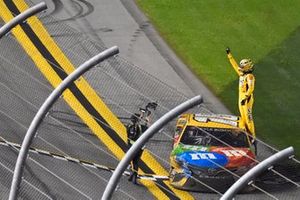 Race winner Kyle Busch, Joe Gibbs Racing, Toyota