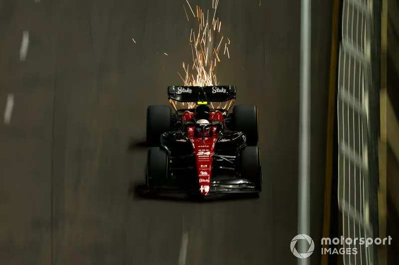 Scintille da Zhou Guanyu, Alfa Romeo C43