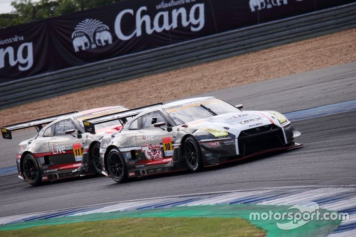 #10 GAINER TANAX triple a GT-R