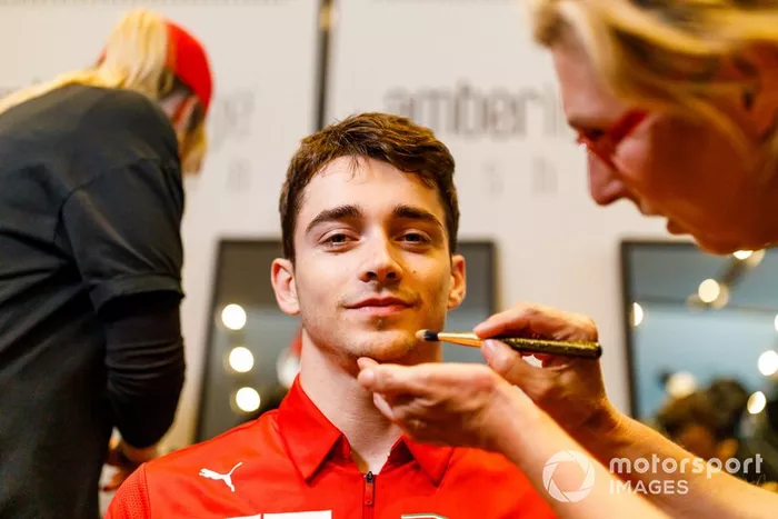 Charles Leclerc, Ferrari, maquillándose