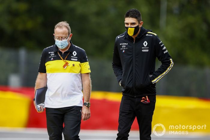 Esteban Ocon, Renault F1, recorre la pista de Spa