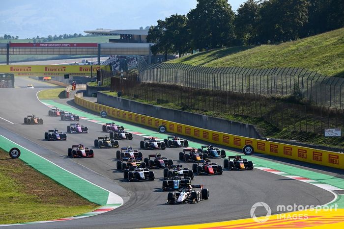 Christian Lundgaard, ART Grand Prix, Dan Ticktum, Dams, Marcus Armstrong, ART Grand Prix, Felipe Drugovich, MP Motorsport, Jehan Daruvala, Carlin, al inicio