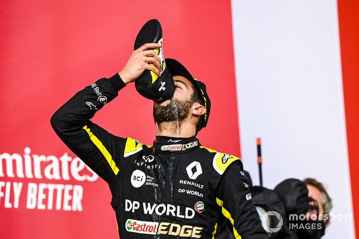 Daniel Ricciardo, Renault F1 celebrates on the podium with a shoey