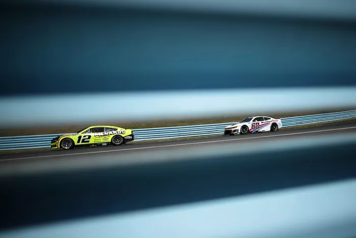 Ryan Blaney, Team Penske Ford, Shane van Gisbergen, Trackhouse Racing Chevrolet