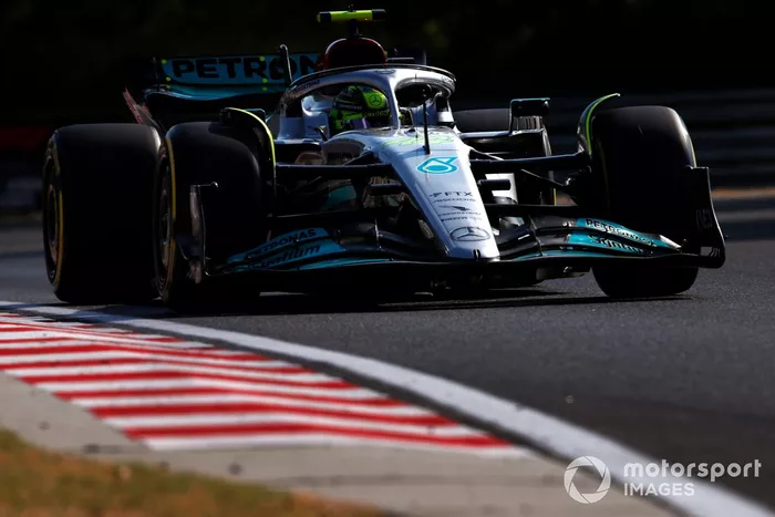 Lewis Hamilton, Mercedes W13