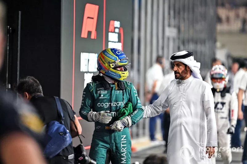 Fernando Alonso, Aston Martin F1 Team, in Parc Ferme 