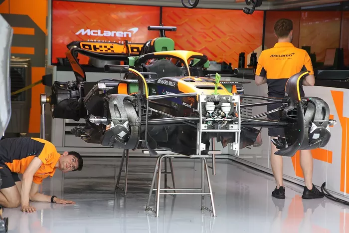 Détail McLaren MCL38