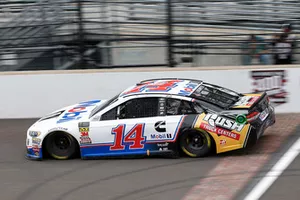 Clint Bowyer, Stewart-Haas Racing, Ford Fusion Mobil 1/Rush Truck Centers
