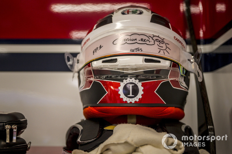 Charles Leclerc, Sauber helmet