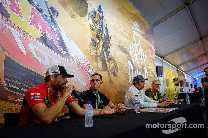 Nani Roma, Alex Haro, Ari Vatanen y Pedro Bianchi en la presentación de 'Dakar 18'