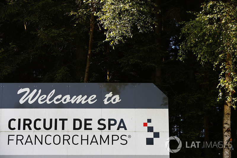 A sign welcoming visitors to Spa-Francorchamps
