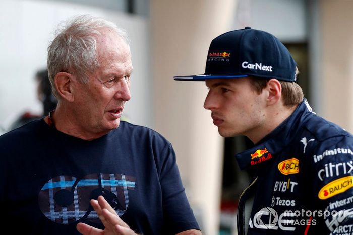 Helmut Marko, consultor de Red Bull Racing y Max Verstappen, Red Bull Racing RB18
