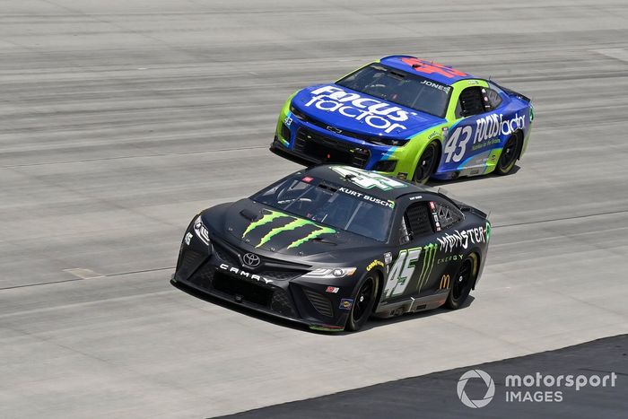 Kurt Busch, 23XI Racing, Monster Energy Toyota Camry, Erik Jones, Petty GMS Motorsports, FOCUSfactor Chevrolet Camaro