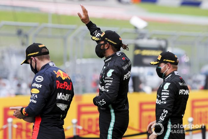 Podio: ganador de la carrera Lewis Hamilton, Mercedes-AMG Petronas F1, segundo lugar Valtteri Bottas, Mercedes-AMG Petronas F1 y el tercer lugar Max Verstappen, Red Bull Racing