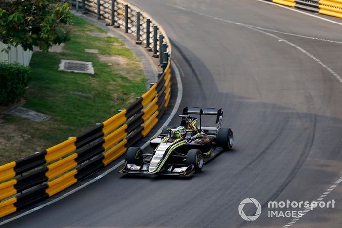 #28 Logan Sargeant, Carlin Buzz Racing