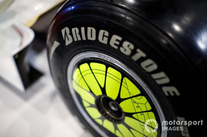 Detalle de la rueda del Brawn BGP001 de  Jenson Button