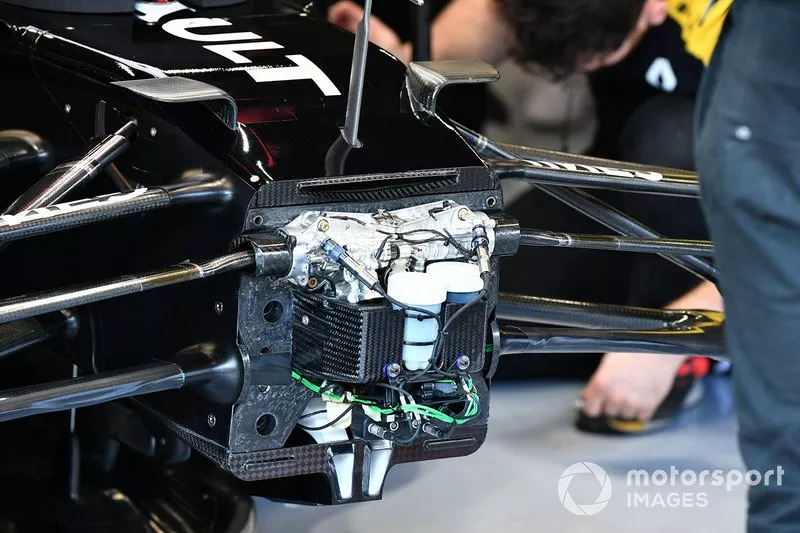 Detalle del frente del Renault R.S.20 