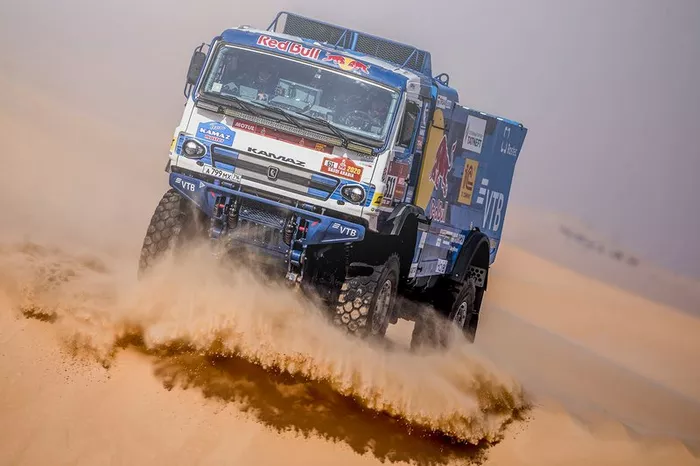 #511 Team KAMAZ Master: Andrey Karginov, Andrey Mokeev, Igor Leonov