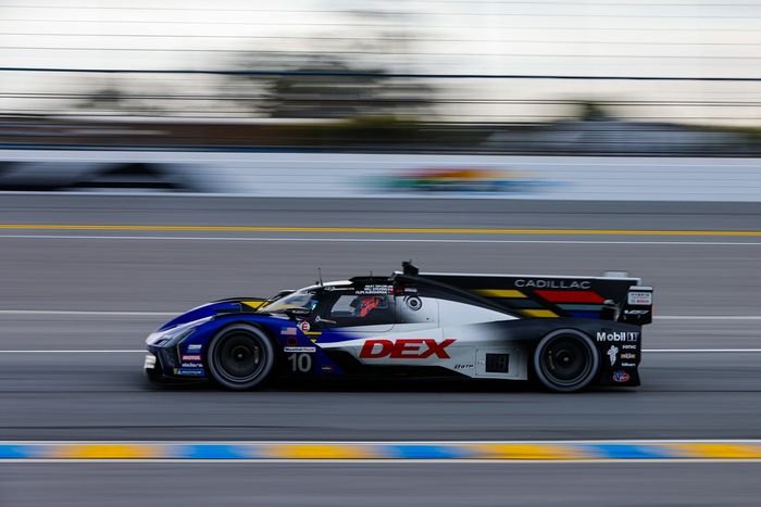 #10 Cadillac Wayne Taylor Racing Cadillac V-Series.R: Ricky Taylor, Filipe Albuquerque, Will Stevens