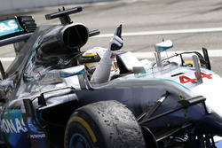 Winner Lewis Hamilton, Mercedes AMG F1 W07 Hybrid in parc ferme