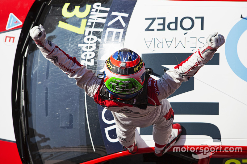 Le vainqueur José María López, Citroën World Touring Car Team, Citroën C-Elysée WTCC