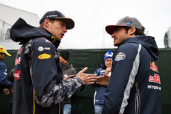 (Зліва направо): Макс Ферстаппен, Red Bull Racing та товариш по команді Карлос Сайнс-молодший, Scud