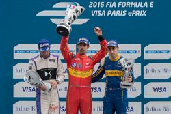 Podio: ganador de la carrera Lucas di Grassi, ABT Schaeffler Audi Sport, segundo lugar Jean-Eric Ver