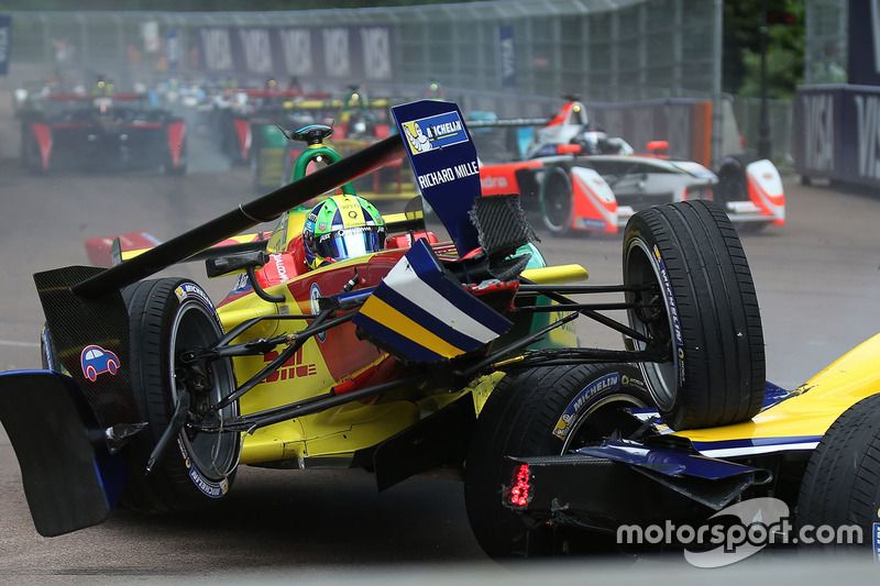 Acidente entre Di Grassi e Buemi