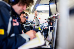Інженери Scuderia Toro Rosso