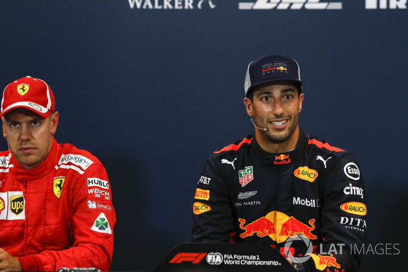Sebastian Vettel, Ferrari e Daniel Ricciardo, Red Bull Racing nella conferenza stampa