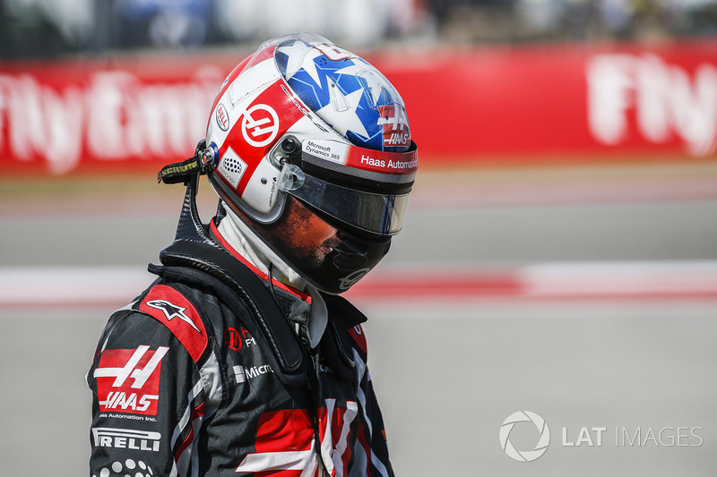 Romain Grosjean, Haas F1 Team, lascia la sua monoposto dopo essersi fermato per un testacoda durante le prove