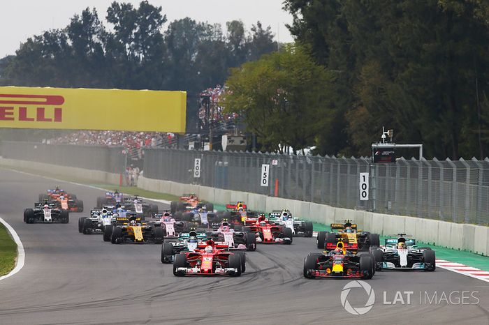 Max Verstappen, Red Bull Racing RB13, Sebastian Vettel, Ferrari SF70H, Lewis Hamilton, Mercedes AMG F1 W08. Valtteri Bottas, Mercedes AMG F1 W08, Esteban Ocon, Sahara Force India F1 VJM10, Nico Hulkenberg, Renault Sport F1 Team RS17, the rest of the pack a