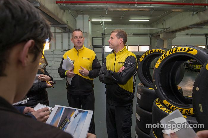 Miembros del equipo Dunlop