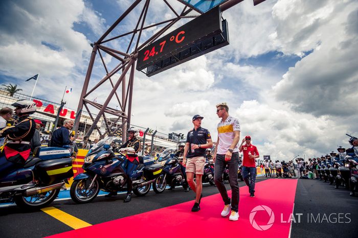 Max Verstappen, Red Bull Racing, Nico Hulkenberg, Renault Sport F1 Team