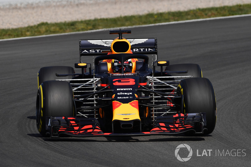 Daniel Ricciardo, Red Bull Racing RB14 with aero sensors