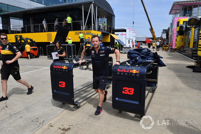 Mekanik Red Bull Racing