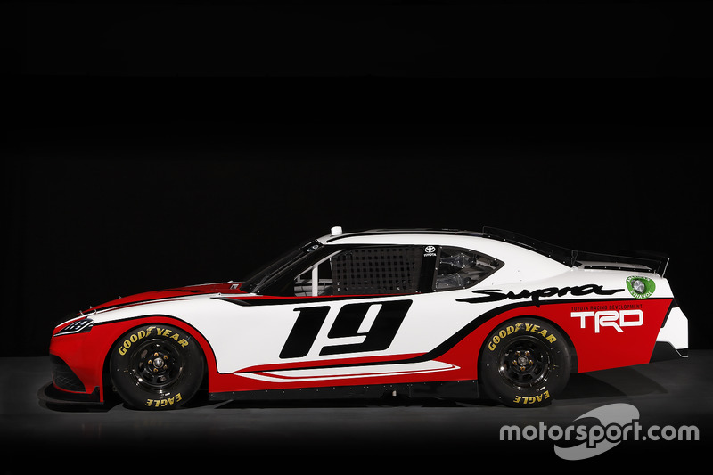 Автомобиль Toyota Supra 2019 года для чемпионата NASCAR Xfinity