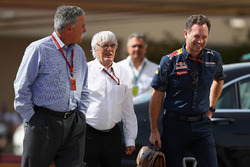 Председатель Formula One Group Чейз Кэри, Берни Экклстоун и руководитель Red Bull Racing Кристиан Хо