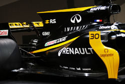 Renault Sport F1 Team RS17 ala tapa y motor