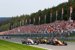 Фернандо Алонсо, McLaren MCL32, Ніко Хюлькенберг, Renault Sport F1 Team RS17, Естебан Окон, Sahara F