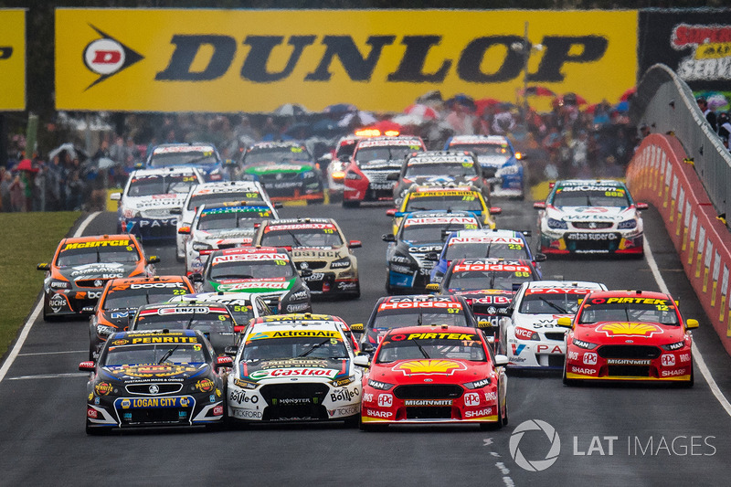 3. Start: Scott McLaughlin, Team Penske Ford leads