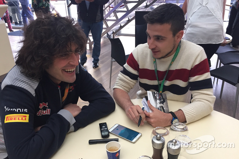 Marco Matassa, ingeniero de pista de Carlos Sainz, es entrevistado por Motorsport.com