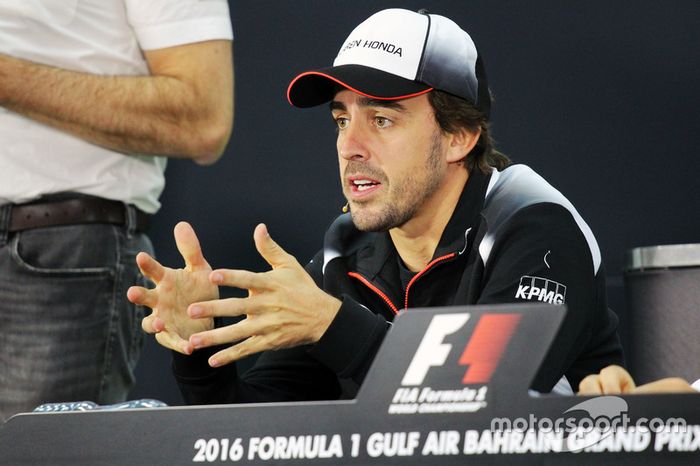 Fernando Alonso, McLaren en la Conferencia de prensa FIA